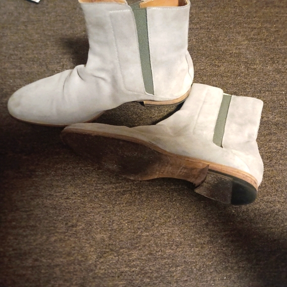 Boot - Picture 1 of 3